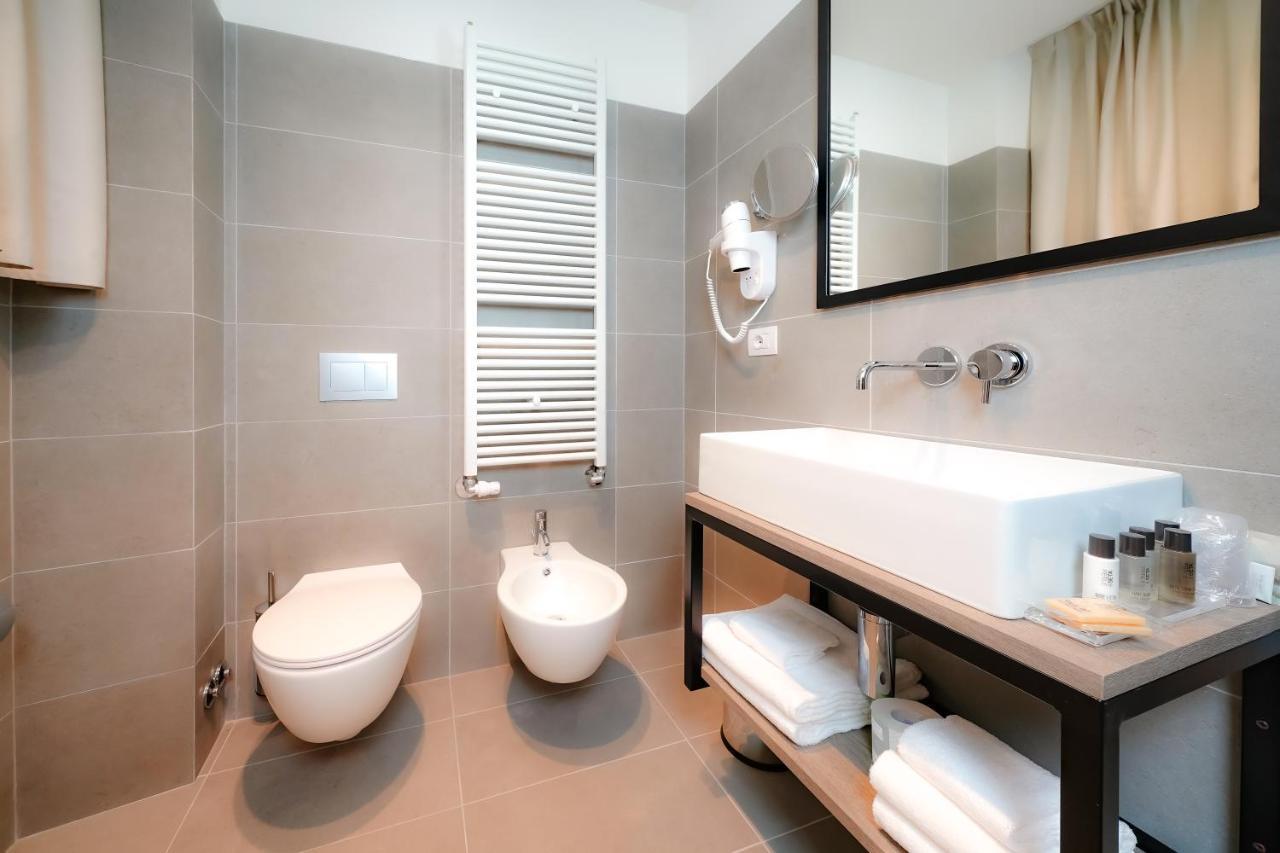 Bergamo Inn 15 المظهر الخارجي الصورة Bathroom