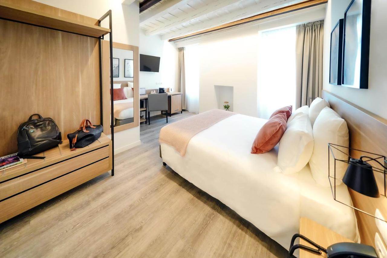 Bergamo Inn 15 المظهر الخارجي الصورة A room at the hotel
