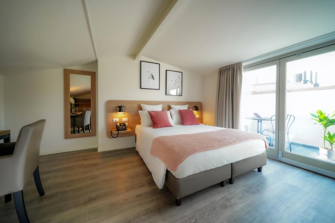 Bergamo Inn 15 المظهر الخارجي الصورة A room at the hotel