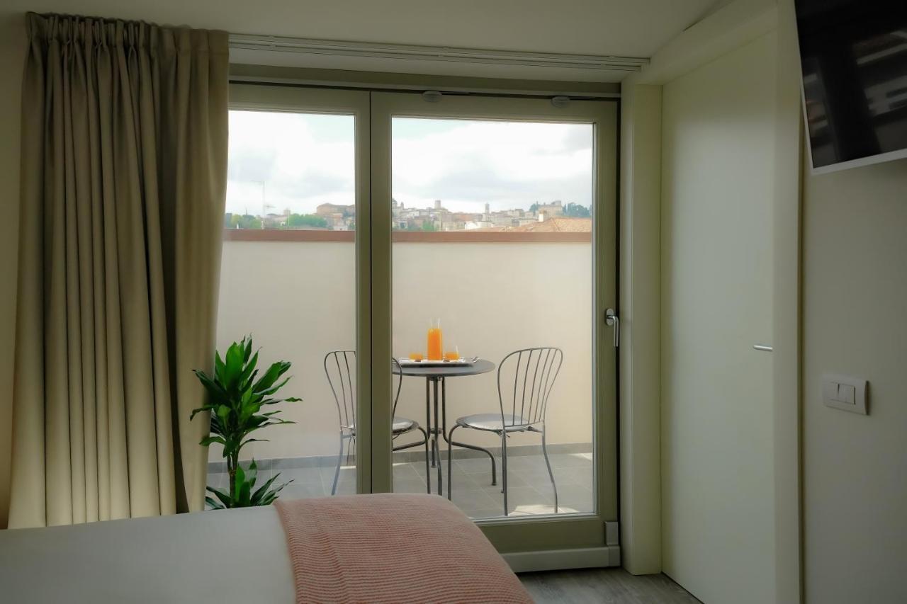 Bergamo Inn 15 المظهر الخارجي الصورة A sliding door
