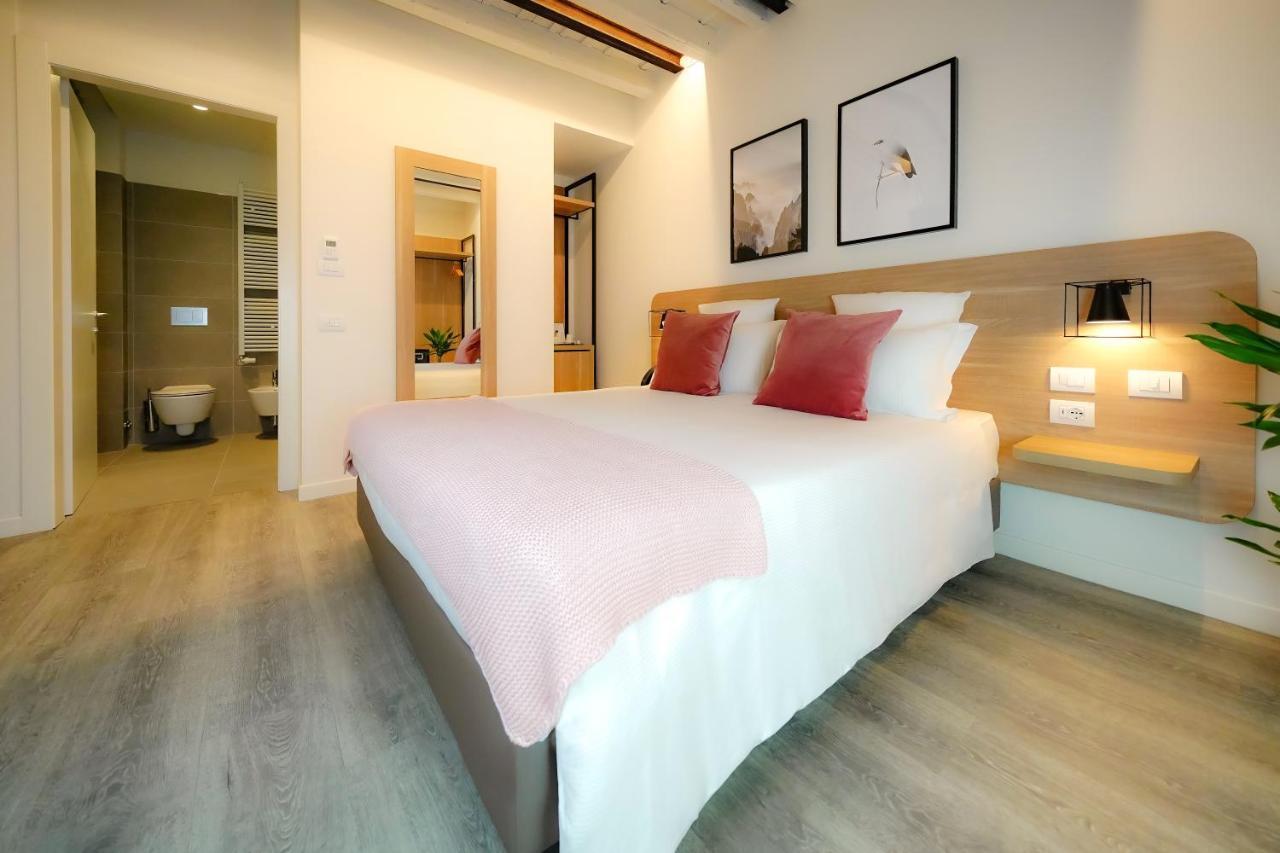 Bergamo Inn 15 المظهر الخارجي الصورة A bedroom at the hotel
