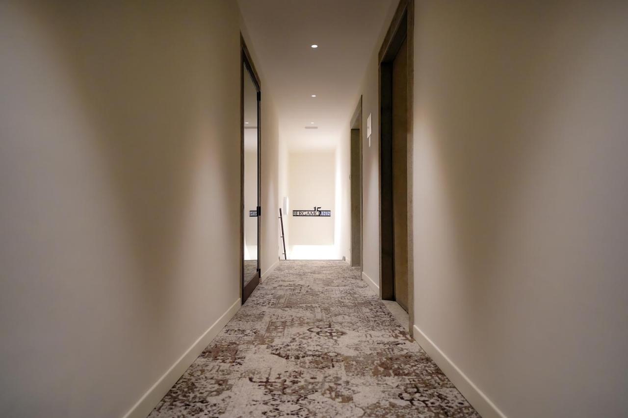 Bergamo Inn 15 المظهر الخارجي الصورة A corridor in a hotel